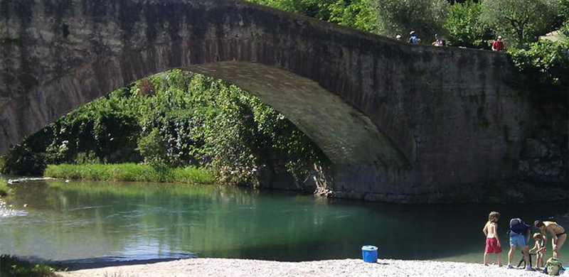 Hotel Luise - Luoghi segreti - Il Ponte Romano di Ceniga è un luogo che chi soggiorna nel Garda Trentino deve visitare.